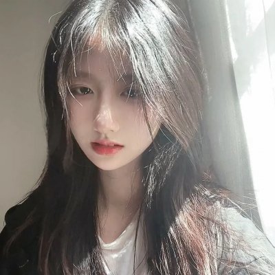 黑料吃瓜网 - 某女星被曝前往韩国整容，前后对比惊人